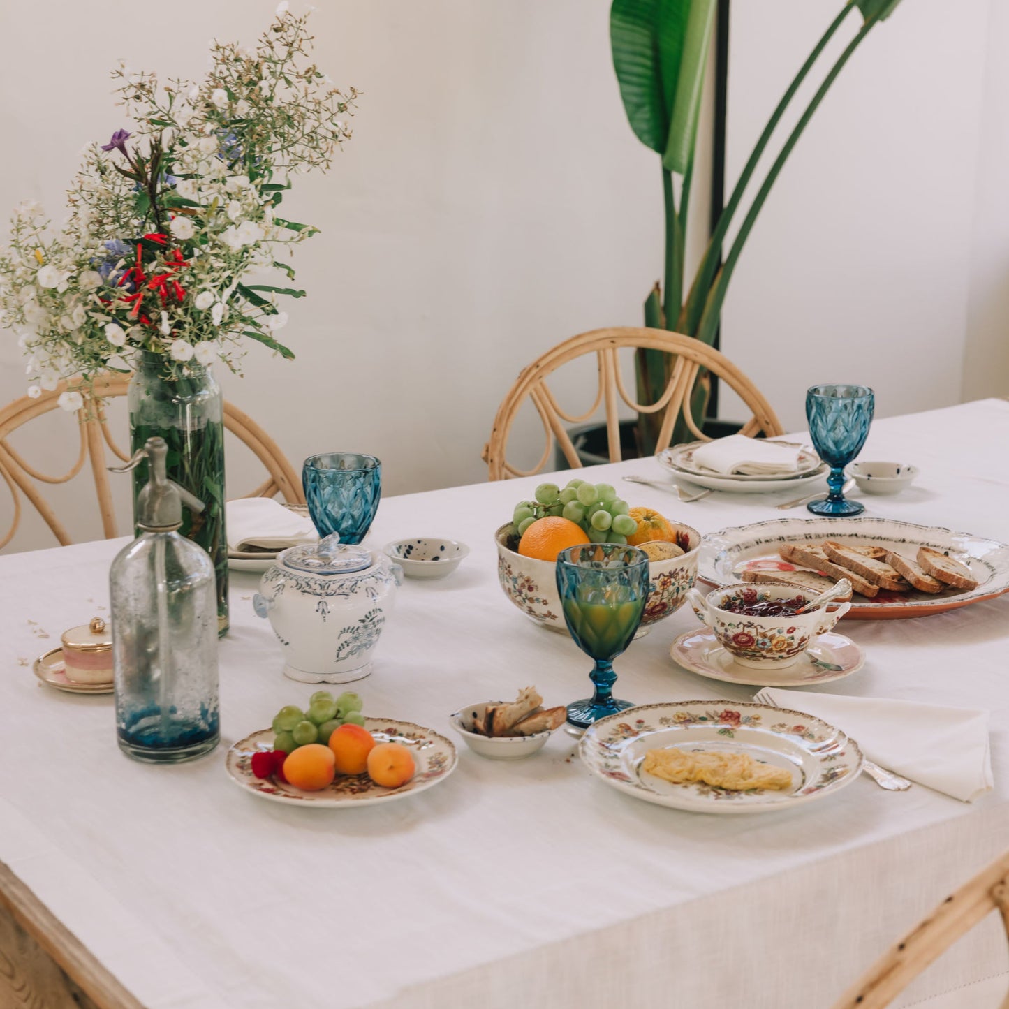 Solid tablecloth with hemstitch Claru