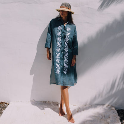 Caftà llarg de cotó rentat brodat floral Camis