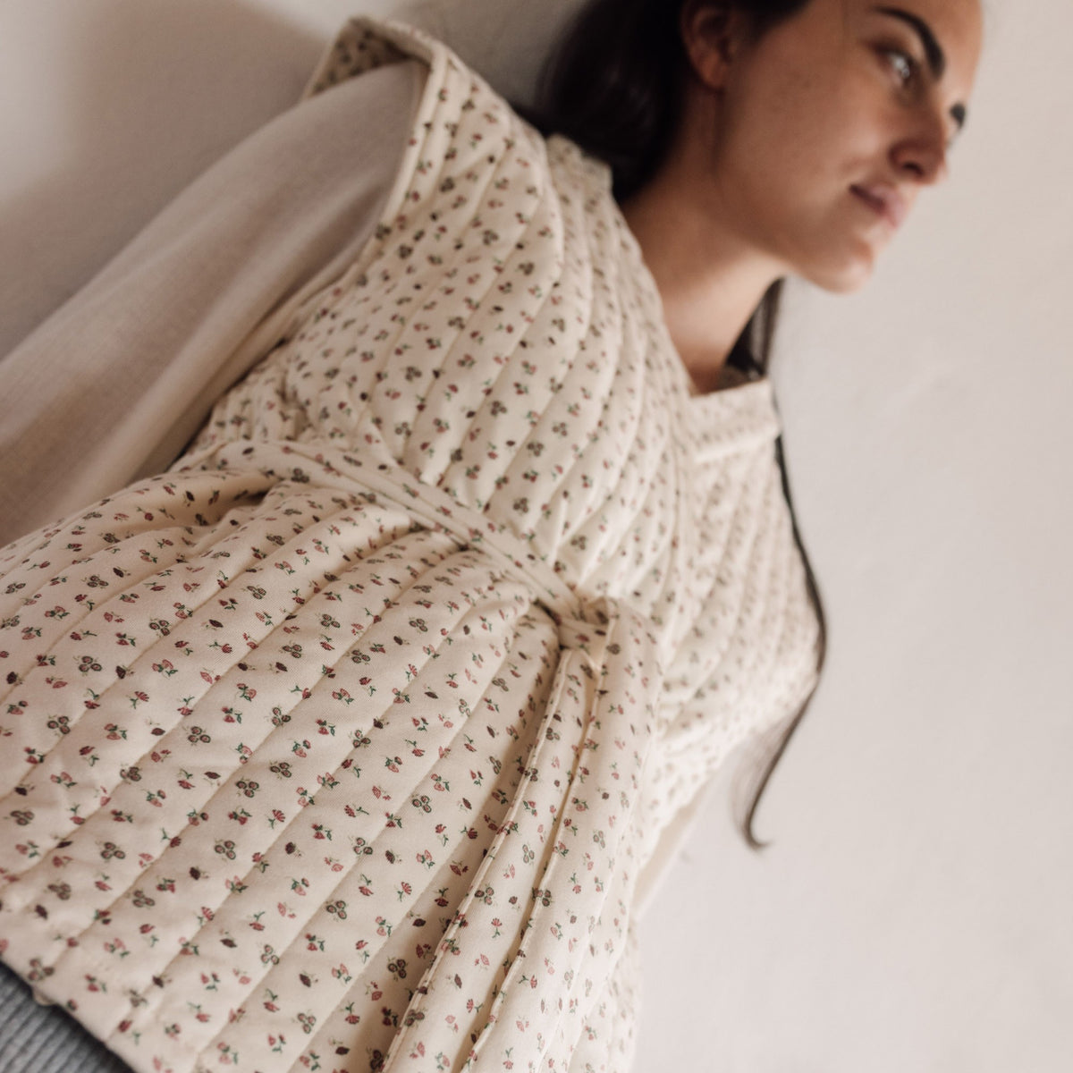 Gilet matelassé en maille à fleurs Chaleco