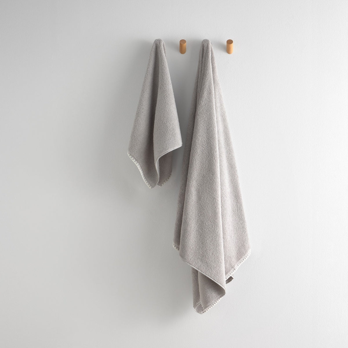 UNIMAX-TOALB-A GRIS OSCURO-1